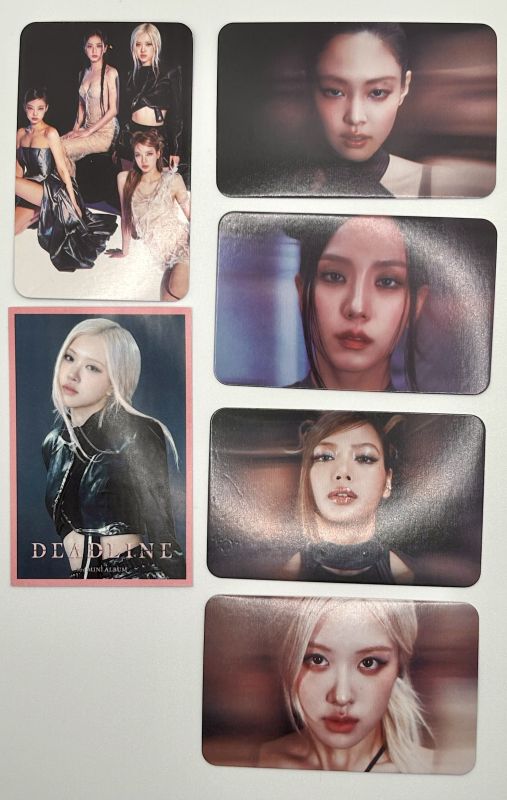 Deadline - Cartes Lomo Blackpink - Pochette surprise de 5 photocartes aléatoires et un collant