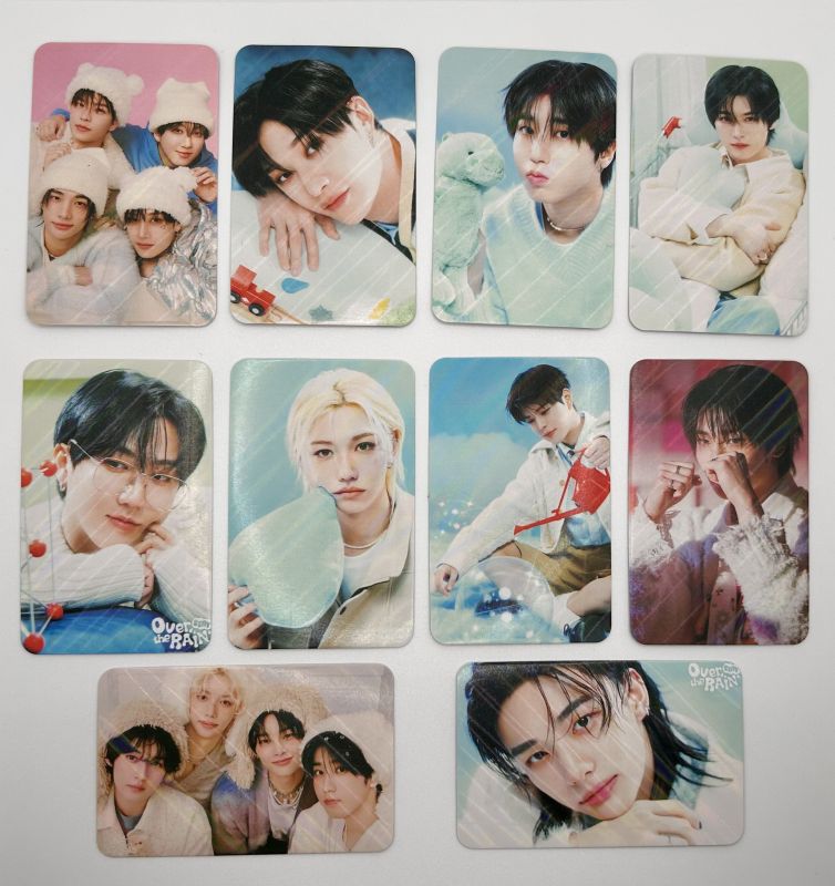Cartes Lomo Straykids - Pochette surprise avec 10 photocartes holographiques double face aléatoires